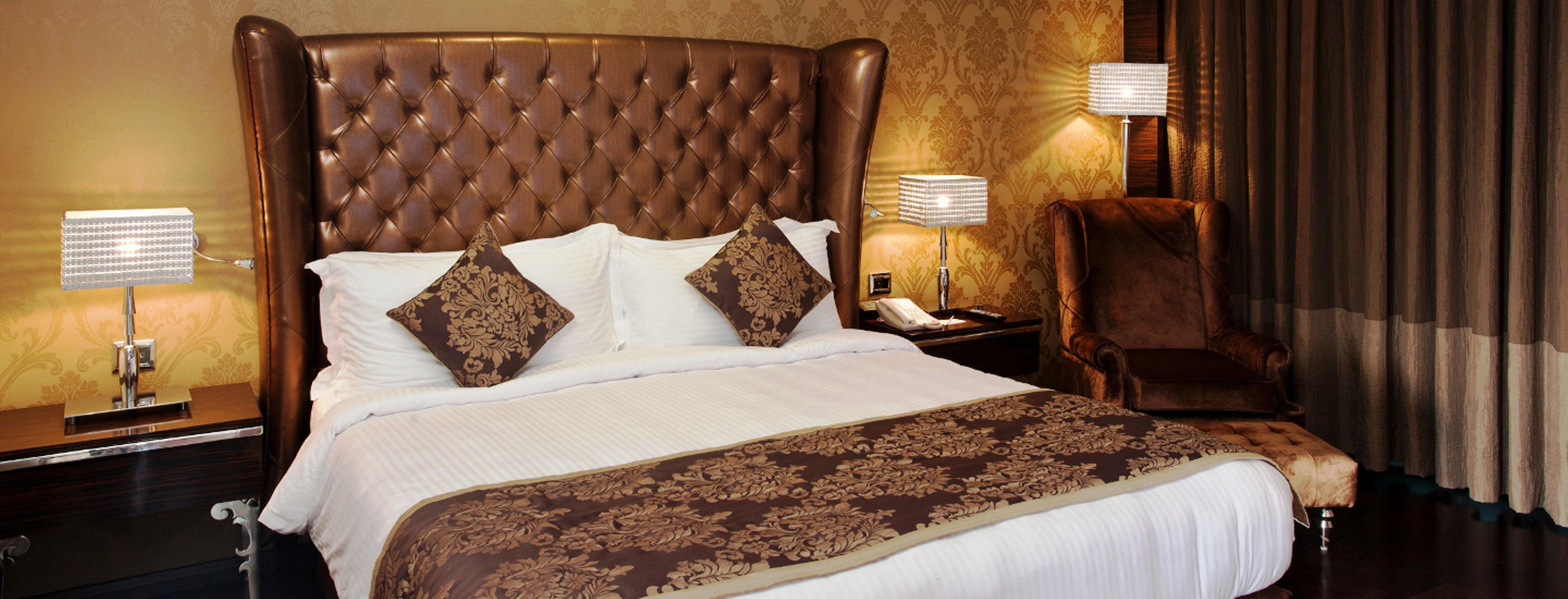 Radisson Blu Hotel New Delhi Paschim Vihar מראה חיצוני תמונה A bed runner
