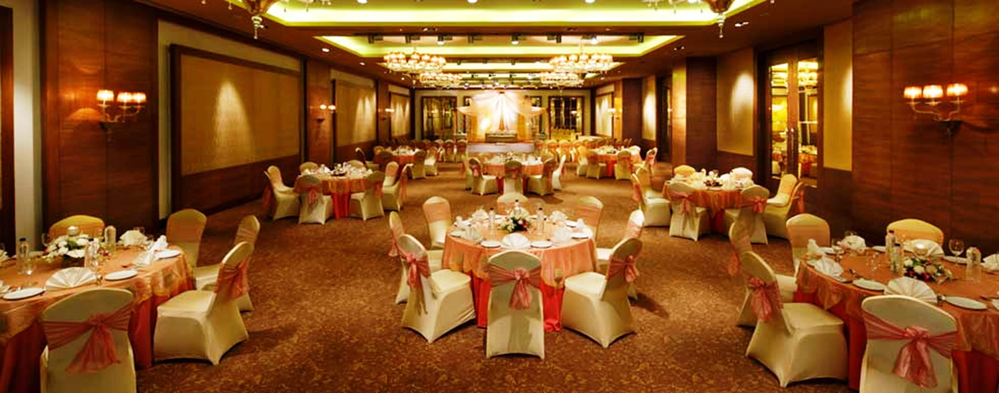 Radisson Blu Hotel New Delhi Paschim Vihar מראה חיצוני תמונה A wedding reception