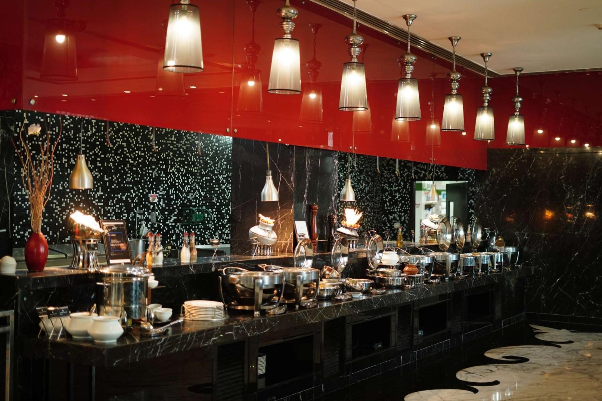 Radisson Blu Hotel New Delhi Paschim Vihar מראה חיצוני תמונה